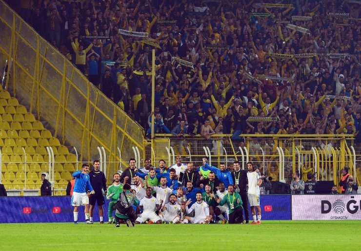 Ankaragücü’nden Galibiyet Pozu