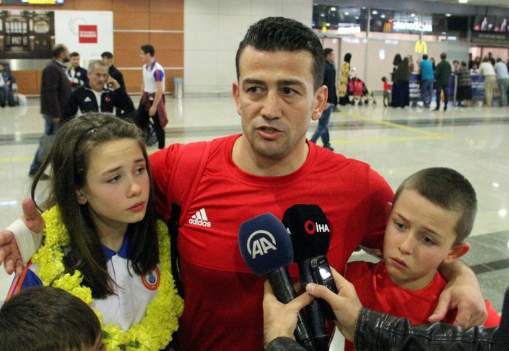 Güreş Milli Takımı İstanbul’a Geldi