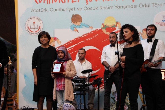 Forum Trabzon’da 29 Ekim Etkinliği Kapsamında Resim Yarışması