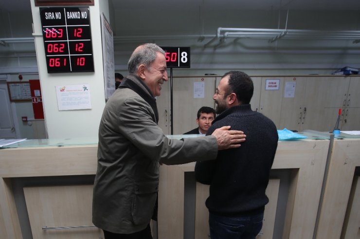 Bakan Akar’dan Askerlik Şubelerine Gece Denetlemesi