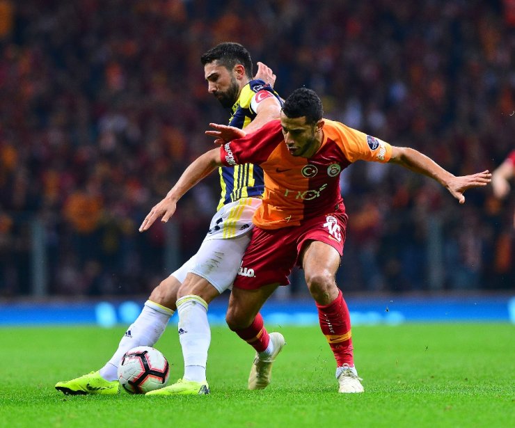 İlk Yarı Galatasaray’ın Üstünlüğüyle Bitti