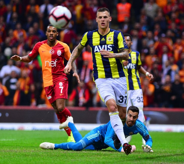 İlk Yarı Galatasaray’ın Üstünlüğüyle Bitti