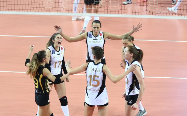Vakıfbank Sezona Galibiyetle Başladı