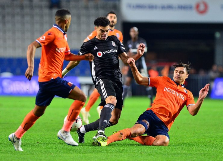 İlk Yarı Başakşehir’in