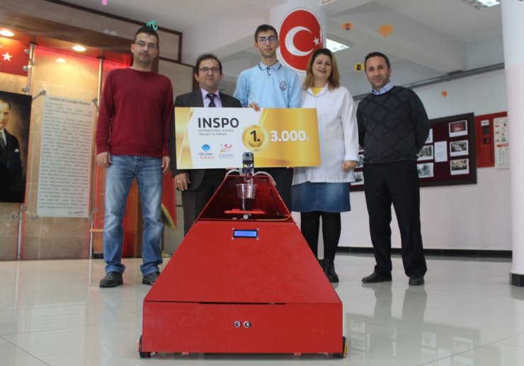 Türk Öğrencinin Robotu 386 Proje Arasında Birinci Oldu