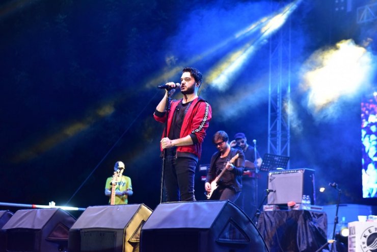 Festival Kapsamında İlyas Yalçıntaş Sahne Aldı