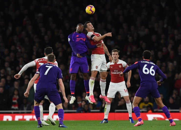 City Lider, Chelsea Ve Liverpool Takipte