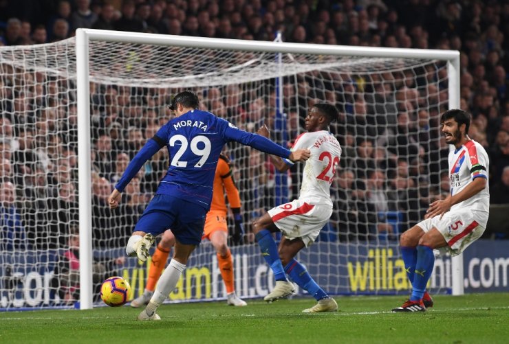 City Lider, Chelsea Ve Liverpool Takipte