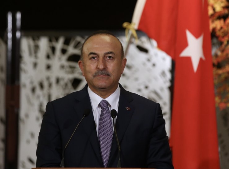İki Bakandan Görüşme Öncesi Basın Toplantısı