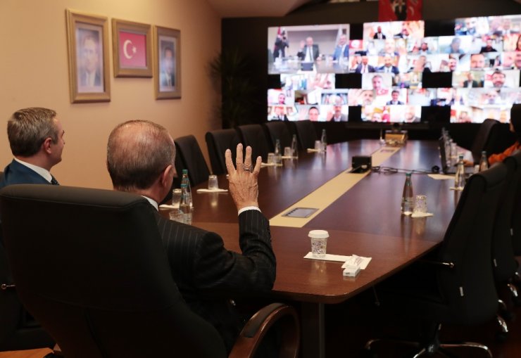 Erdoğan, Ak Parti’li Başkanlar İle Telekonferansla Görüştü