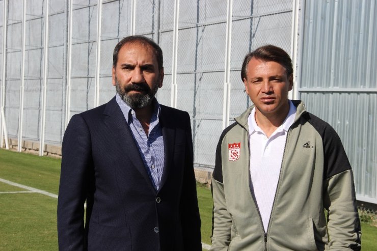 Sivasspor’da Tamer Tuna İle Yollar Ayrıldı