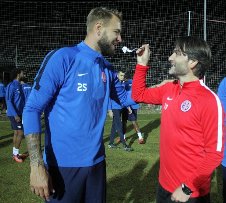İbrahim Dağaşan Antalyaspor’da