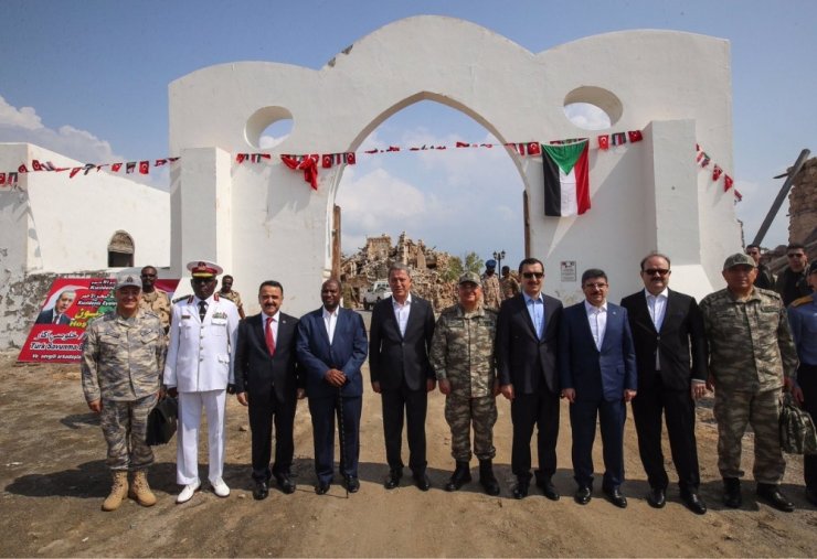 Bakan Akar Sevakin Adası’nda