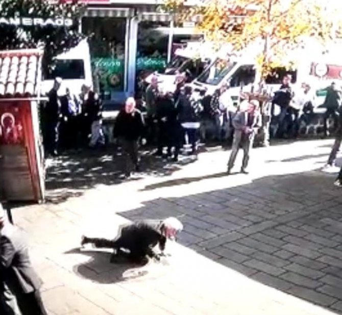 Cami Avlusundaki İnfaz Anbean Güvenlik Kamerasına Yansıdı