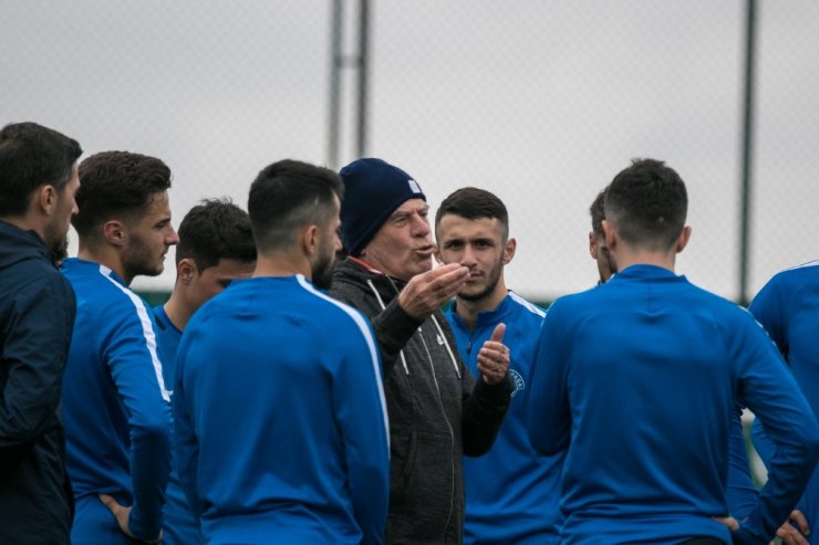 "Kısıtlı Kadroda İki Oyuncunun Eksikliği Önemli Bir Sorun"