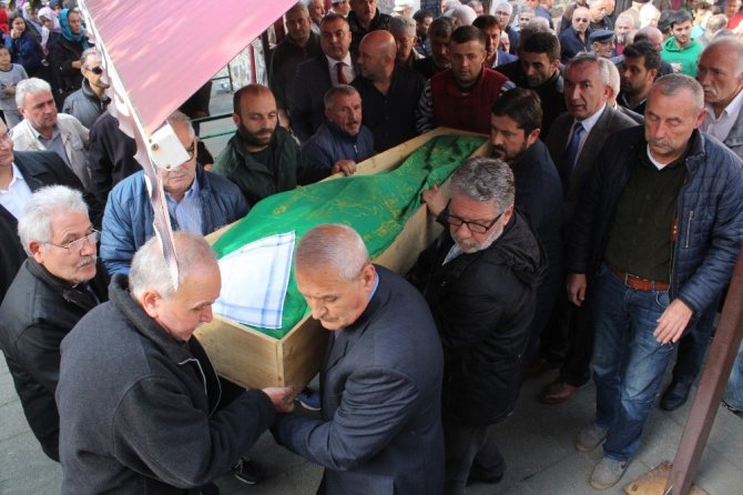 Biri Mezara, Diğeri Cezaevine Gitti
