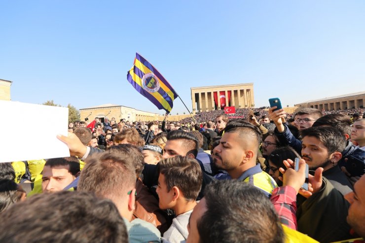 Fenerbahçeliler, Anıtkabir’e Akın Etti