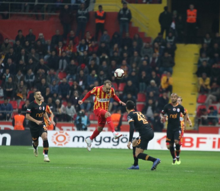 Aslan Nefes Aldı