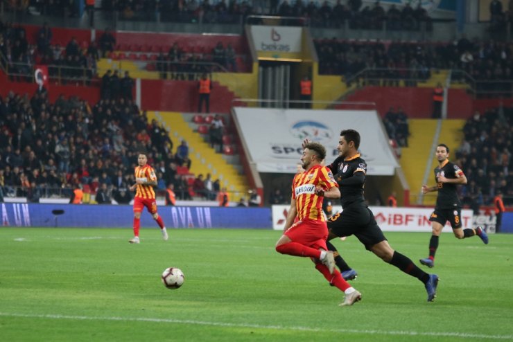 Aslan Nefes Aldı