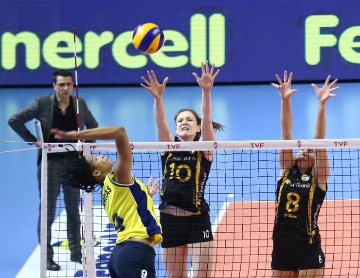 Vakıfbank F.bahçe’yi 3-2’yle Geçti