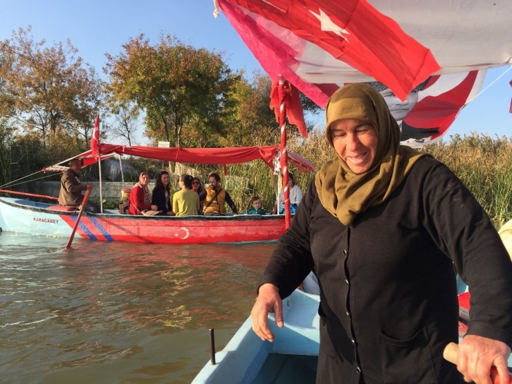 Balıkçı Kadınlar Artık Tekneleriyle Turistleri Gezdiriyor