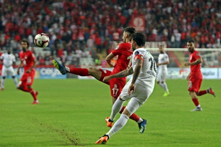 Antalya’da İlk Yarı Gol Yok