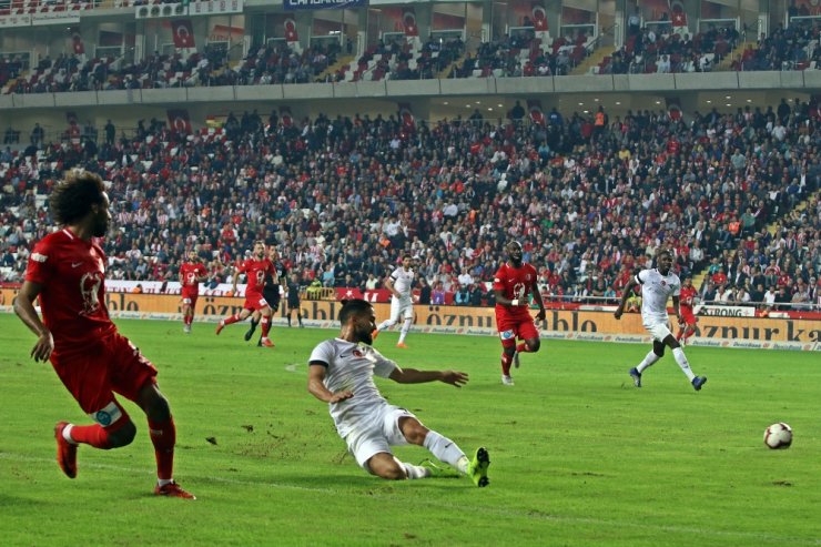Antalya’da İlk Yarı Gol Yok
