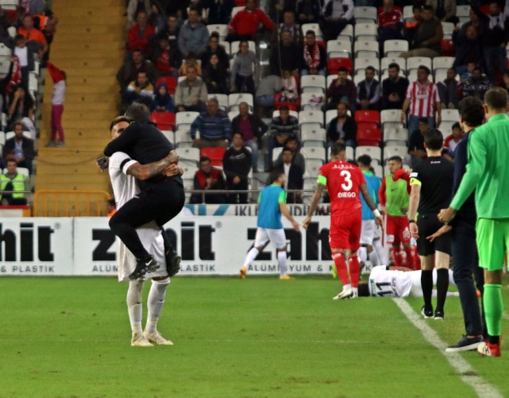 Antalya 90+2’de Yıkıldı