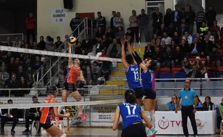 Çanakkale Belediyespor Set Vermedi