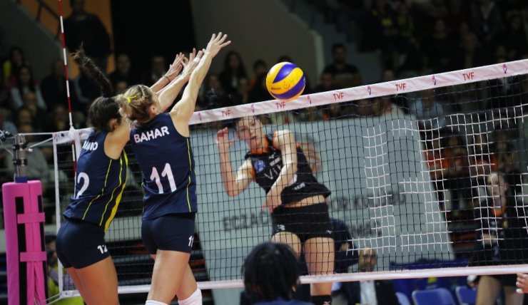 Eczacıbaşı Vitra, Fenerbahçe’ye Set Vermedi