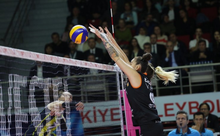 Eczacıbaşı Vitra, Fenerbahçe’ye Set Vermedi