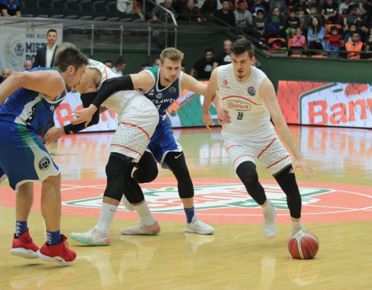 Banvit, Polonya Ekibini Yendi