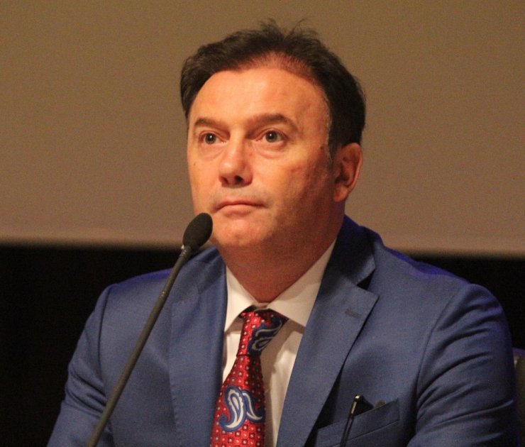 Efsaneler Öğrencilerle Bir Araya Geldi: Gündem Futboldu