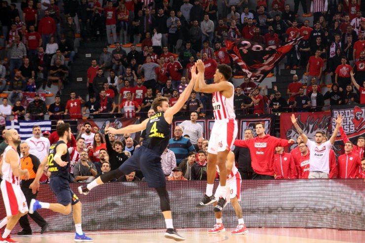 Fenerbahçe, Yunan Devini Devirdi