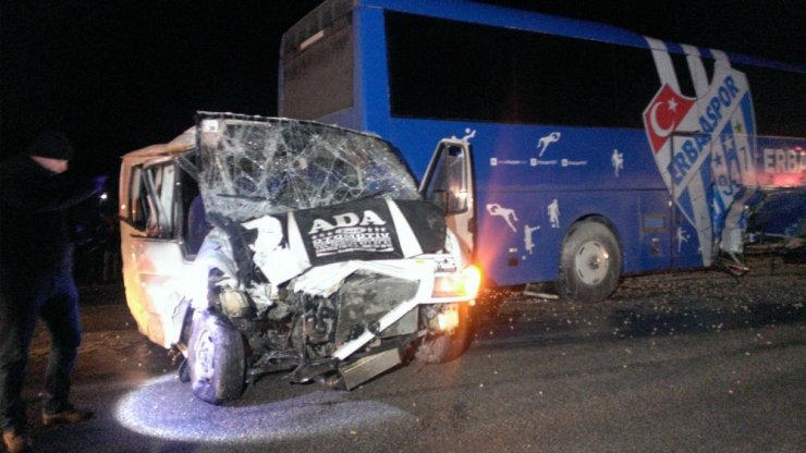 Erbaaspor Kulüp Otobüsü Kaza Yaptı: 1 Ölü, 3 Yaralı