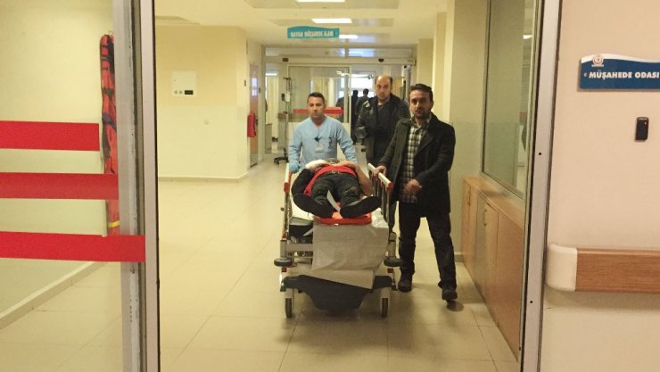 Ak Parti’li Başkanın Aracına Çarpan Motosikletli Yaralandı