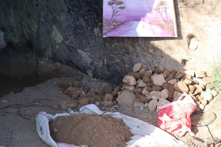 Kaya Mezarı Kazarken Yakalandı, Savunması Şaşırttı