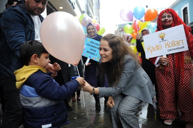 Trabzon’daki Çocuklara Dünya Çocuk Günü’nde Sürpriz