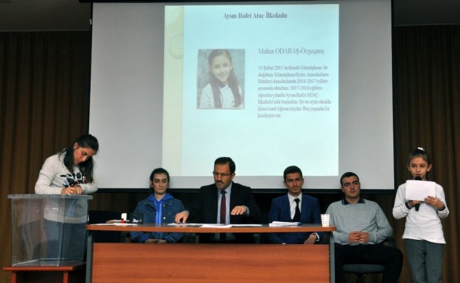 Gümüşhane’de Öğrenciler Meclis Başkanını Seçti