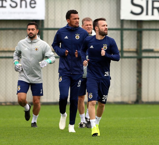 Fenerbahçe’de Tolga Ciğerci İlk Kez Sahada Çalıştı