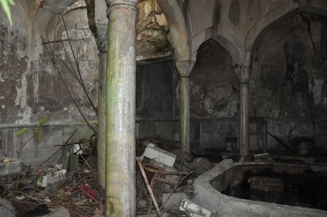 Binanın Altındaki Tarihi Hamam Gün Yüzüne Çıkarıldı