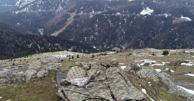 Kar, Kış, Zorlu Arazi Şartları Demeden Karadeniz’de Pkk’lı Avı Sürüyor