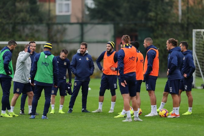 Fenerbahçe Defans Ve Hücum Organizasyonları Çalıştı