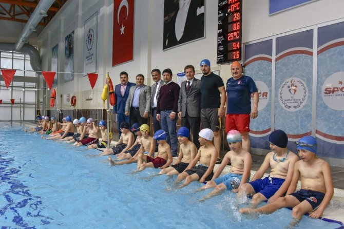 Gümüşhane’de ‘Yüzme Bilmeyen Kalmasın’ Projesi Başladı