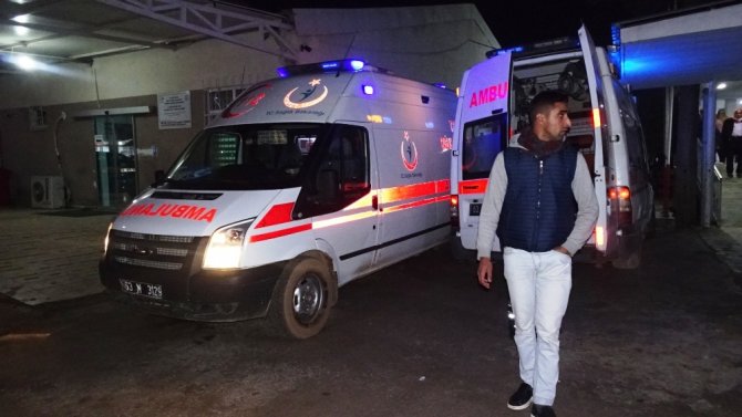 İşçileri Taşıyan Araç Devrildi: 3 Yaralı