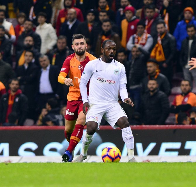 İlk Yarı Sessiz Bitti
