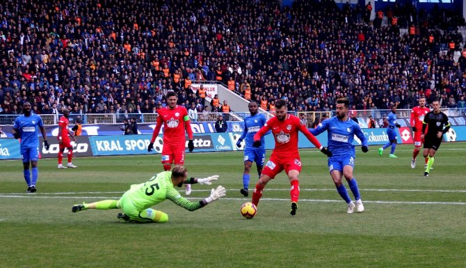 Erzurum’da İlk Yarı Gol Yok