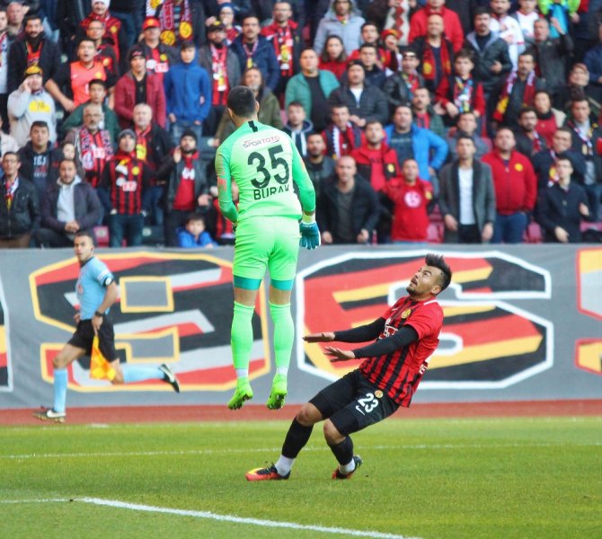 Eskişehir’de 4 Gollü Beraberlik