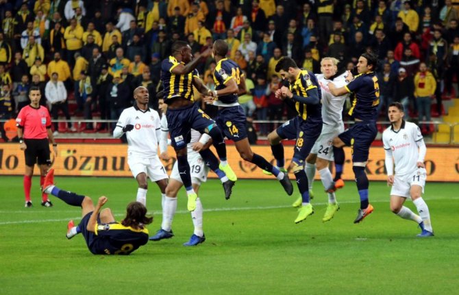Beşiktaş İlk Yarıda 3’ledi