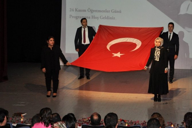 Gümüşhane’de 24 Kasım Öğretmenler Günü Kutlandı